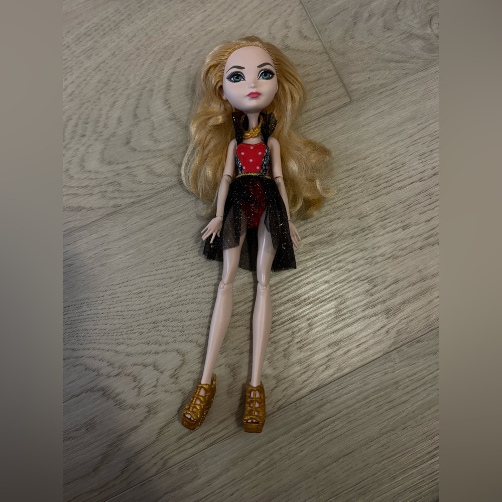 Ever After High Apple White Mirror Beach
